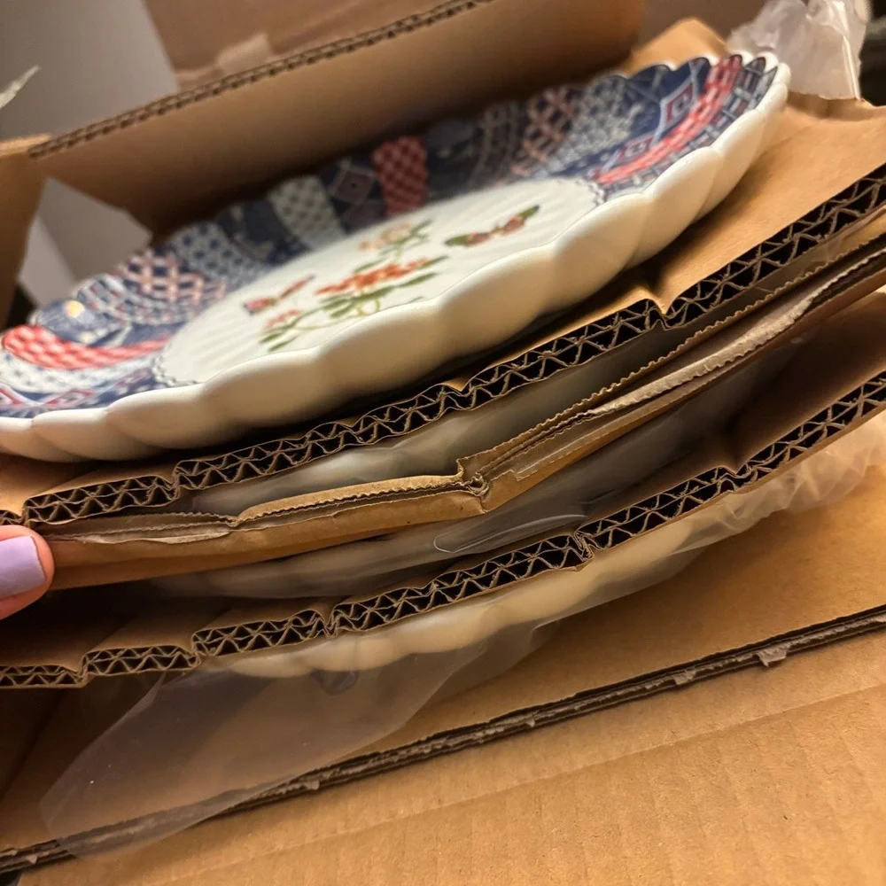 Williams‎ Sonoma | Akino Dinner Plates | Set of 4 | Scalloped | NEW